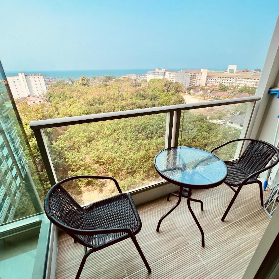 Riviera Jomtien Roomy 1-Bdr Seaview Condo Bagian luar foto